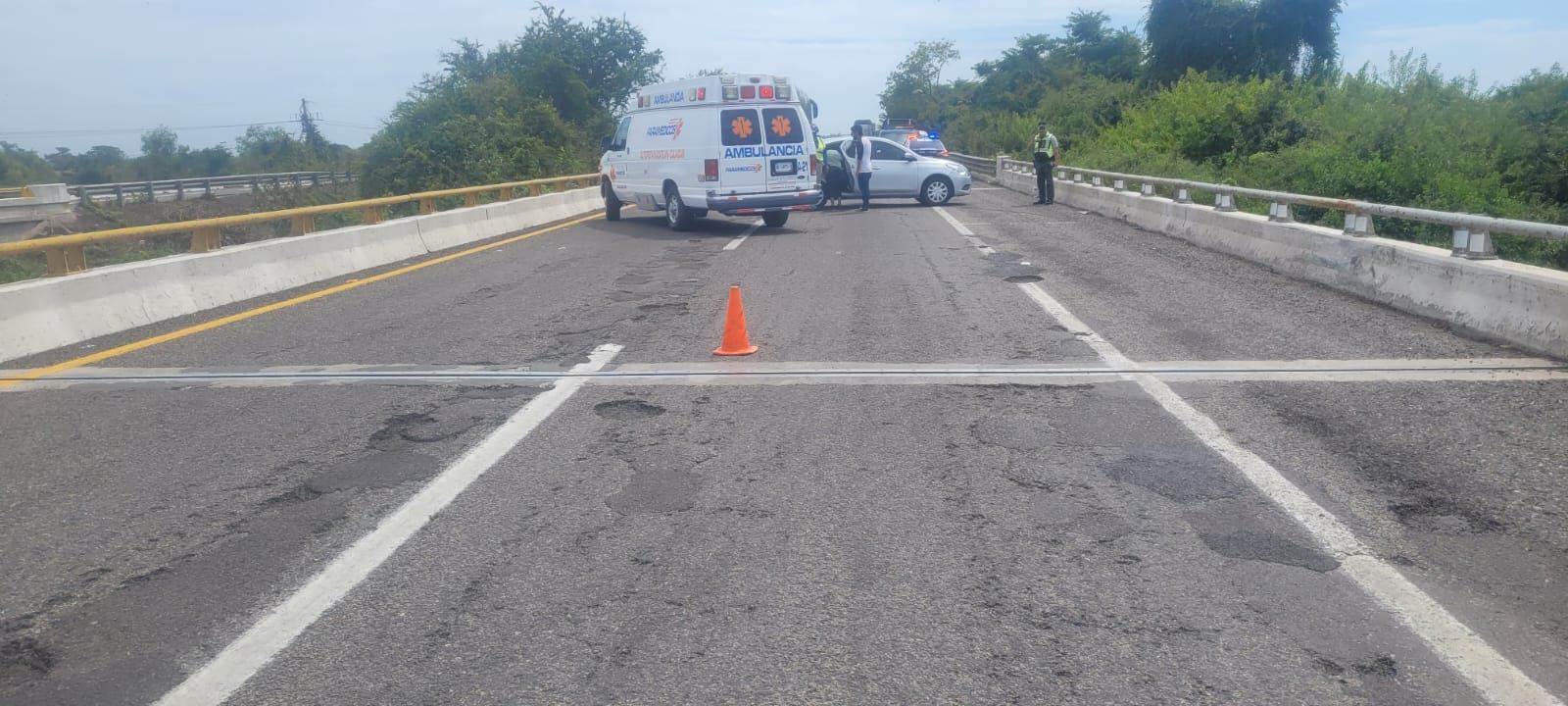 Cierre temporal de la Mazatlán-Culiacán. | FOTO: Luz Noticias.