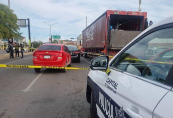 Muere conductor de un infarto en Culiacán y choca en el sector Tres Ríos