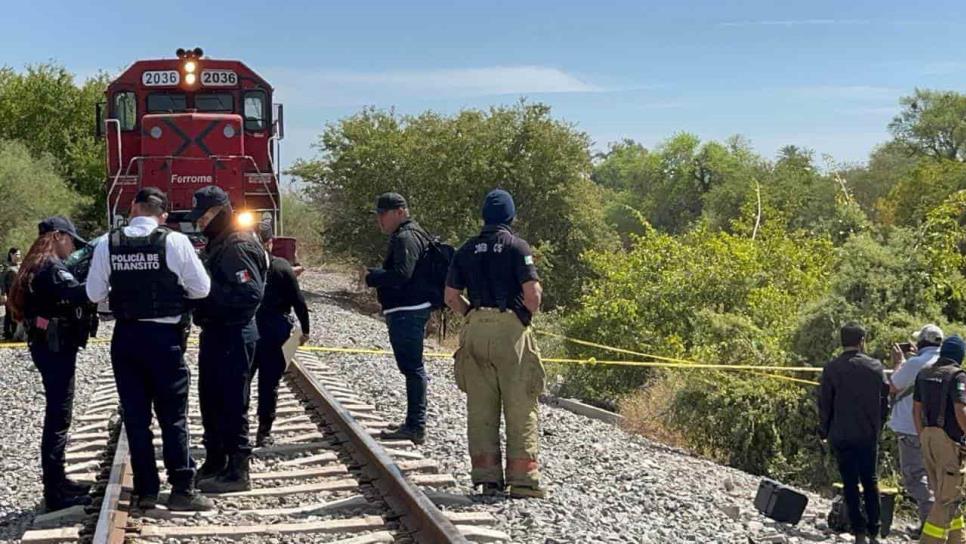 Tren arrolla una camioneta; hay dos muertos y dos heridos en Sinaloa Municipio