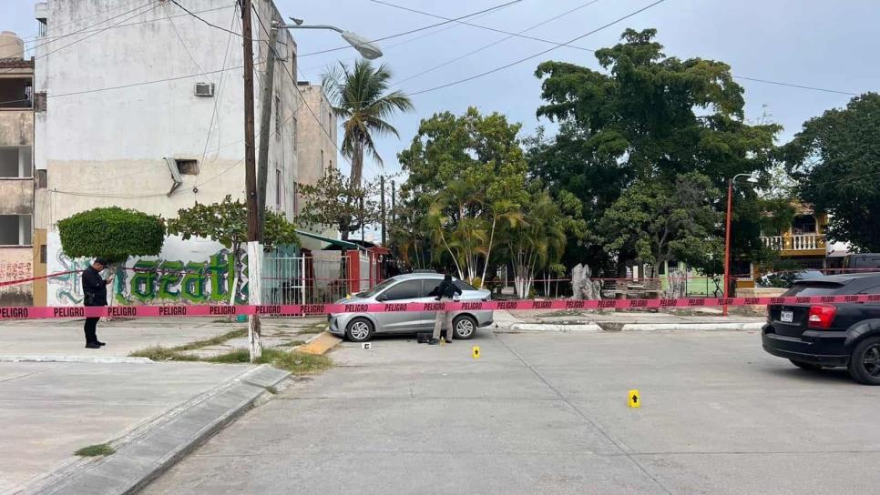 Localizan abandonado el vehículo de presunto asesino de una mujer en un motel de Mazatlán