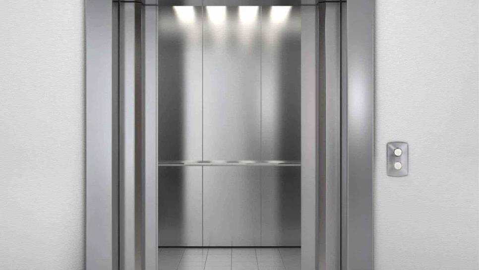 ¿Qué hacer si te quedas encerrado en un elevador?