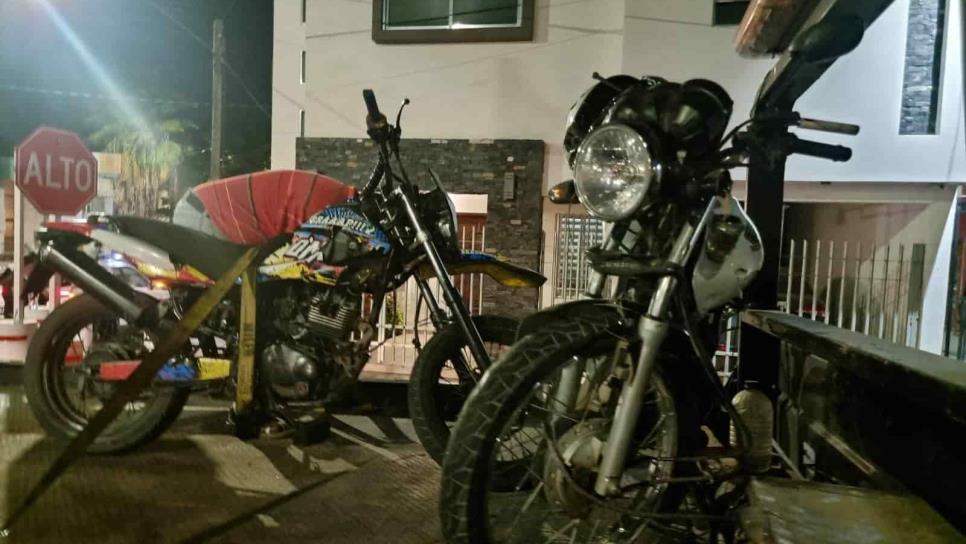 Choque de dos motocicletas deja tres jóvenes heridos en Culiacán