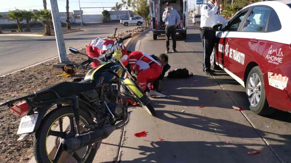 Motociclista choca a una patrulla de Tránsito Municipal de Ahome en Los Mochis