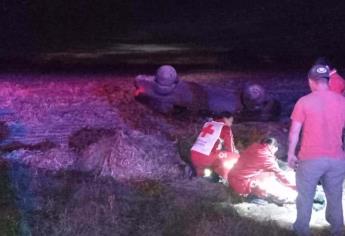 Vuelca pareja al regresar de Las Glorias, Guasave; la joven terminó en el hospital
