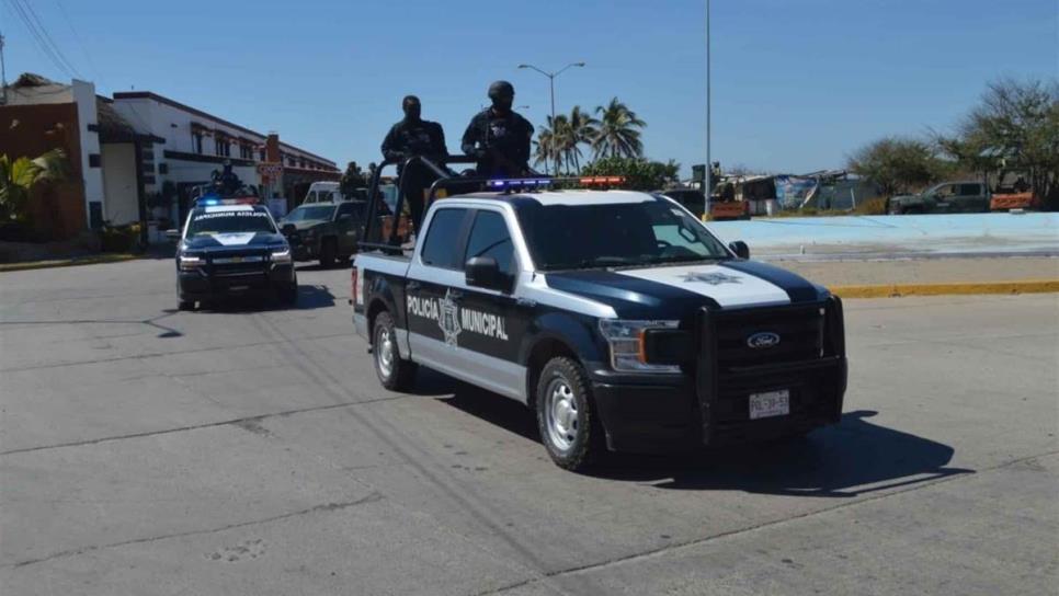 Agentes Municipales de Mazatlán, detienen a presunto ladrón y aseguran vehículos
