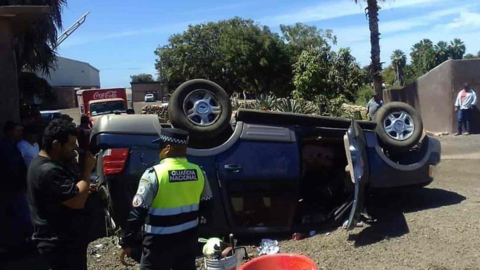 Cinco personas lesionadas por volcadura de camioneta en la carretera Mazatlán-Culiacán 