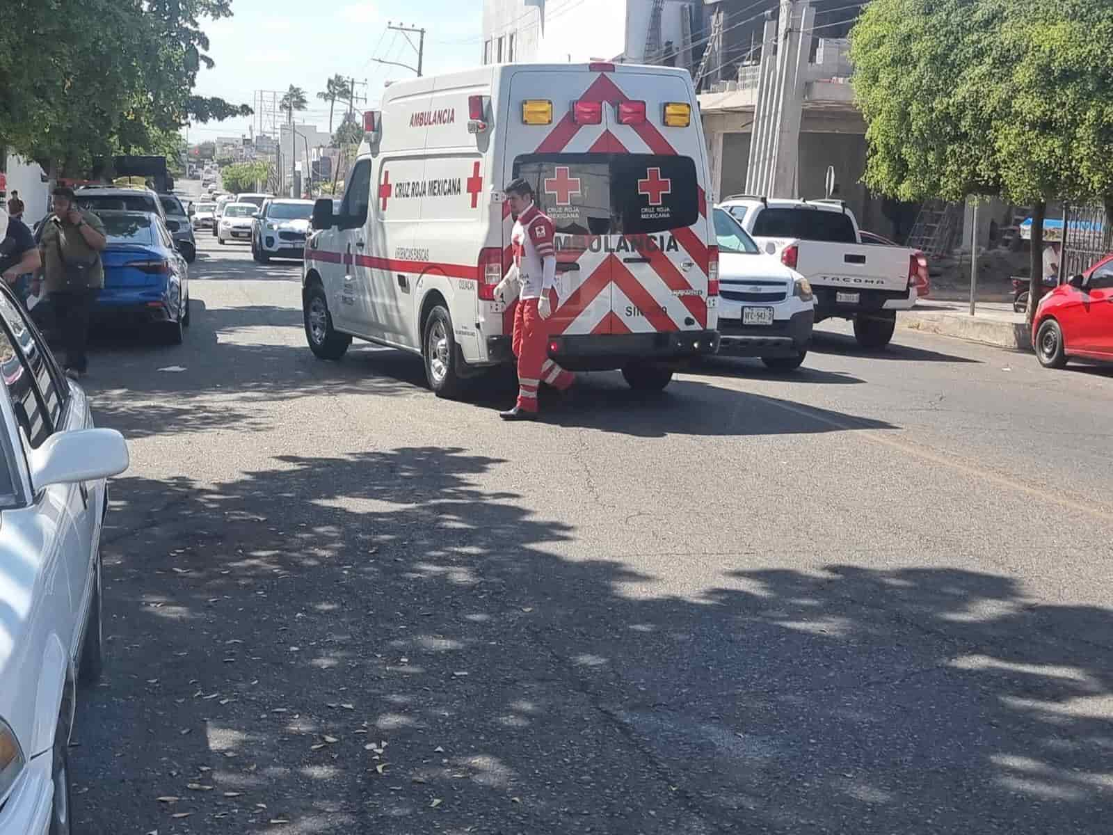 La mujer fue auxiliada tras la agresión.