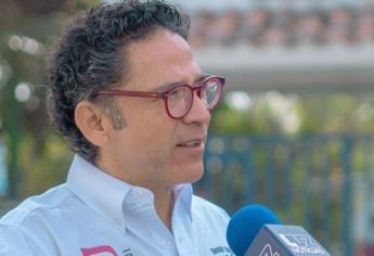 Juan Alfonso Mejía reta a Graciela Domínguez a debate frente micrófonos de Luz Noticias