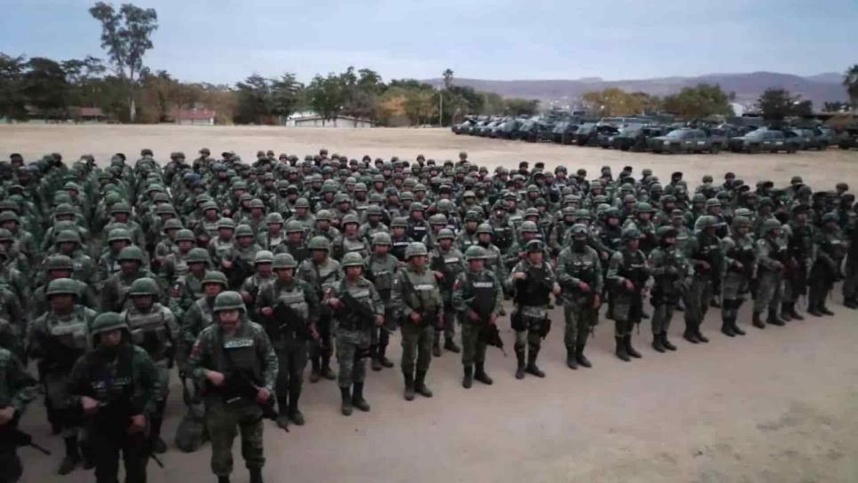 Helicópteros y más de 600 militares llegan a Culiacán para buscar a familias «levantadas»