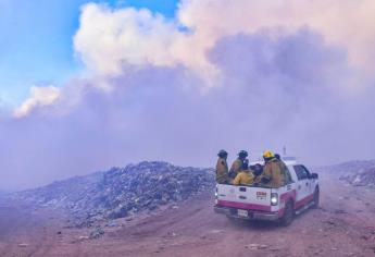 Logran 300 «héroes» la extinción de fuego en el Basurón de Mazatlán 