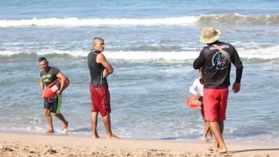 Alertan a bañistas por fuertes ráfagas de viento en playas de Mazatlán