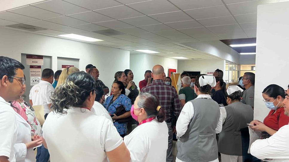 Trabajadores del ISSSTE en Mazatlán, exigen destitución del director por supuesta mala gestión