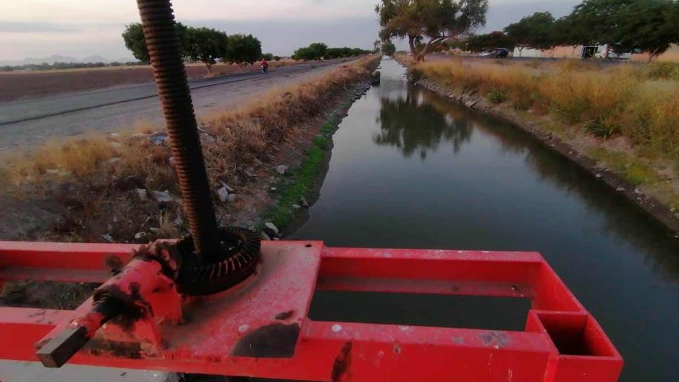 Extraen últimos riegos agrícolas de las presas de Sinaloa; se acaba el agua para el campo