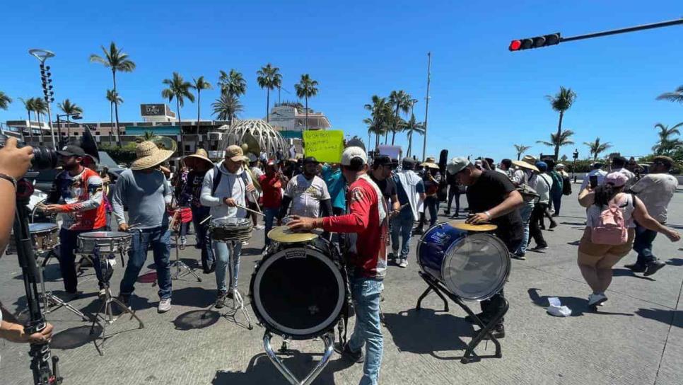 Mazatlán abre sus playas a las bandas; alcalde asegura que músicos locales y foráneos pueden trabajar
