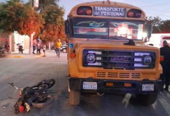 Autobús ignora alto y arrolla a motociclista en Bamoa, Guasave