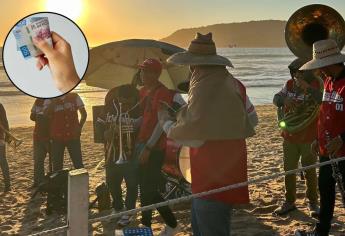 ¿Cuánto cuesta una hora de banda a la orilla de la playa de Mazatlán, Sinaloa?