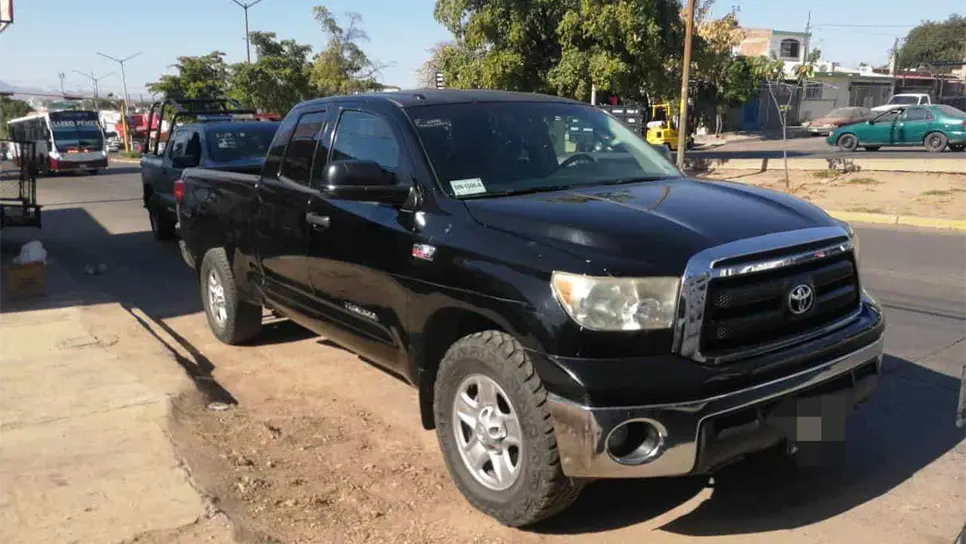 Policías recuperan en Culiacán camioneta robada en Las Vegas, Nevada. | FOTO: Cortesía.