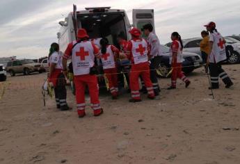 Rescatan a una joven de morir ahogada en la playa de El Maviri