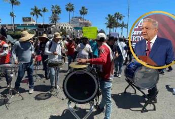 AMLO defiende a las bandas que tocan en playas de Mazatlán