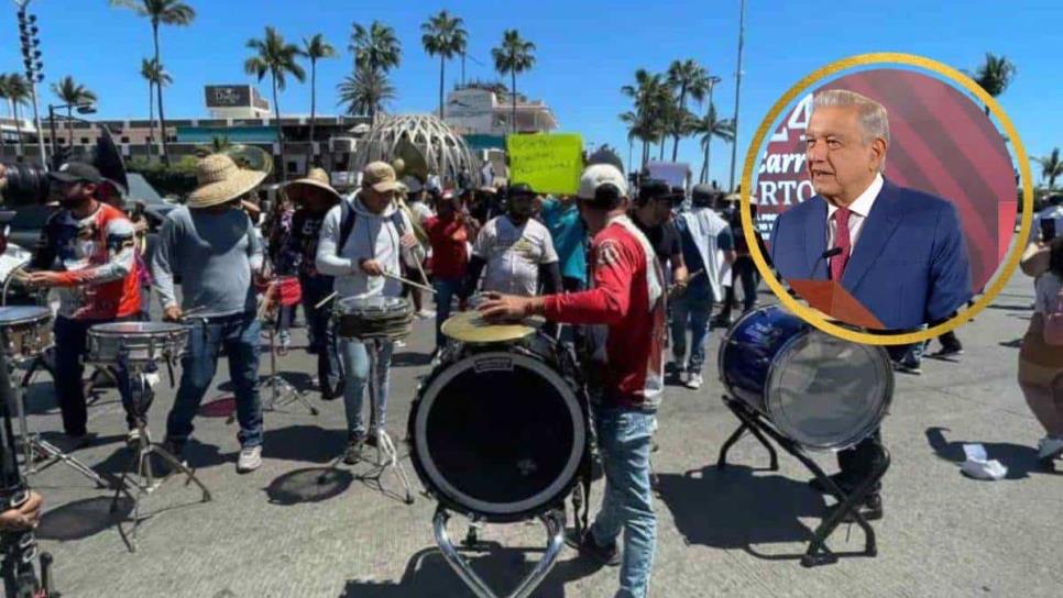 AMLO defiende a las bandas que tocan en playas de Mazatlán