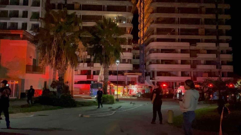 Se incendia torre de condominios en Mazatlán