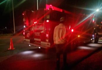 Camioneta queda destrozada al chocar en El Carrizal de Culiacán 