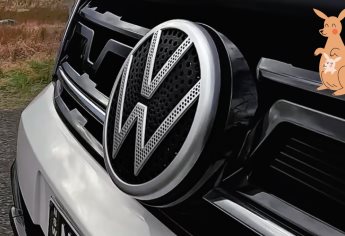 Volkswagen fabrica emblema que evitará que choques con animales en la carretera