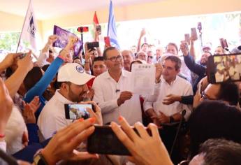 Domingo Vázquez se registra como candidato a la Presidencia Municipal de Ahome