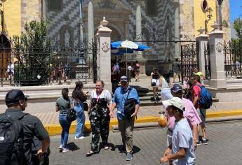 Turistas de Corea, Francia, España y EU arriban a Mazatlán para ver el Eclipse Solar 2024