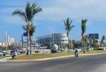 Indigente dormido moviliza cuerpos de auxilio en Mazatlán tras reportarse un «embolsado»