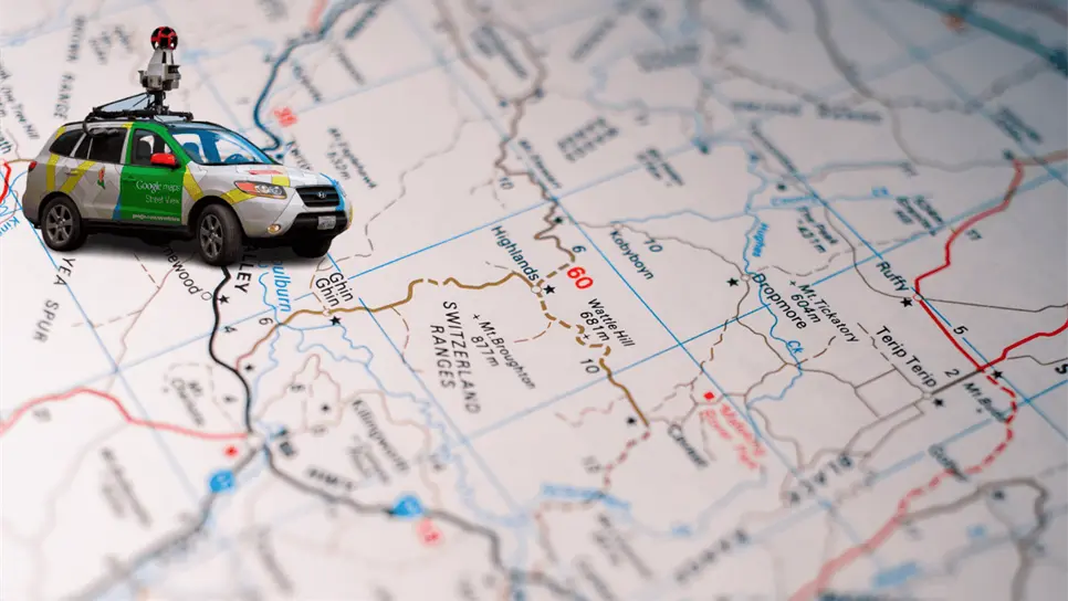 Conoce la fecha en la que el auto de Google Maps se acercará a tu zona. FOTO: Canva/young.it