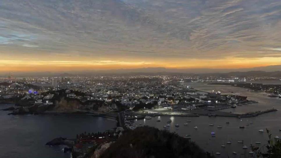 Momento exacto del Eclipse Solar desde El Faro de Mazatlán | VIDEO