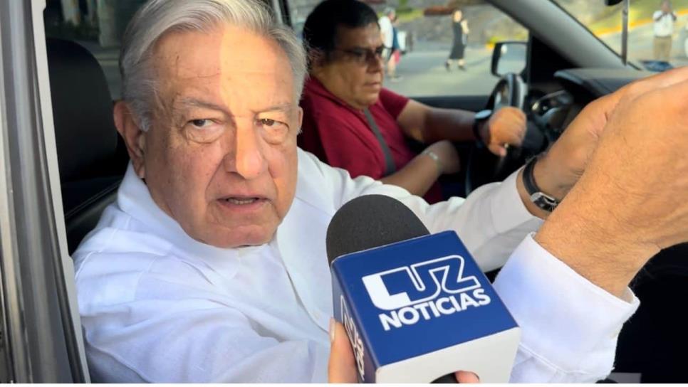«Arriba Sinaloa, los quiero mucho», dice AMLO camino a la «mañanera» en Mazatlán 
