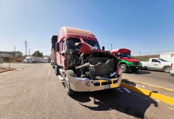 Accidentes en la México 15 provocan caos y largas filas en la salida de Los Mochis