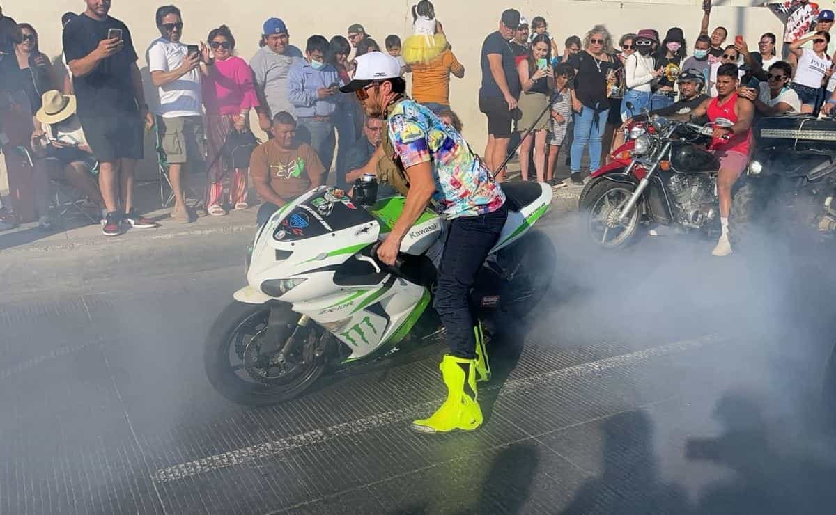 Van contra motos con «escape roto» en Mazatlán por ruidosas