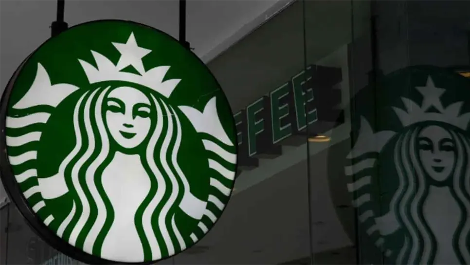 Starbucks regala vasos reusables. | FOTO: Cortesía.