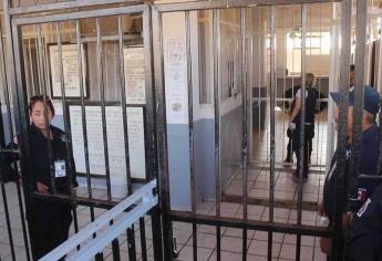 Mujer Policía estatal denuncia abuso de poder y maltrato en su trabajo, el penal de Goros II, en Ahome