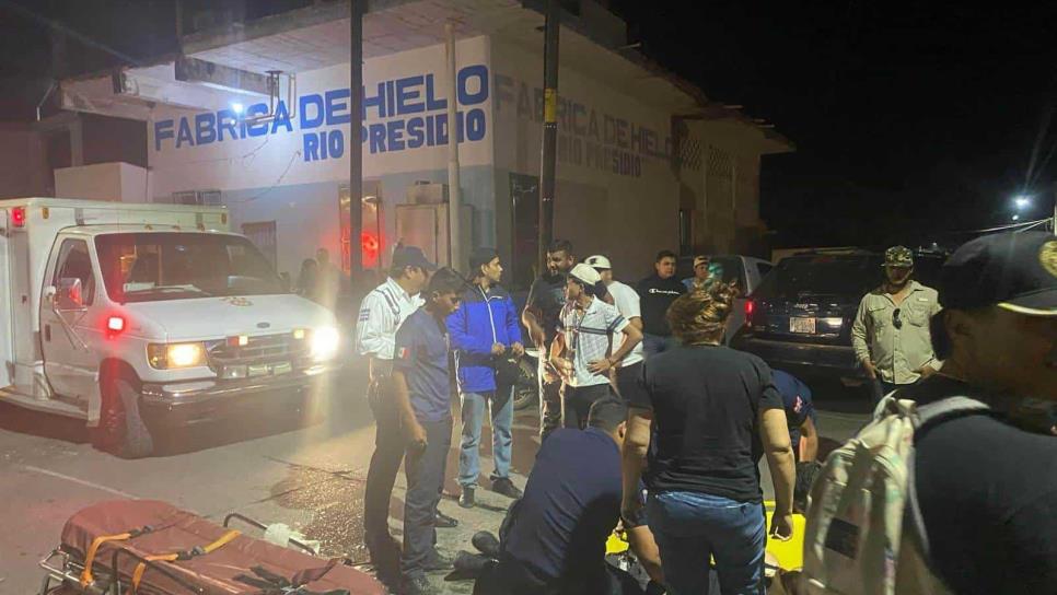 Motociclista resulta lesionado tras choque en el centro de Villa Unión en Mazatlán