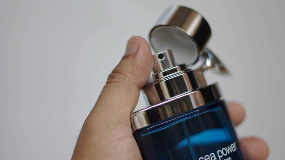 Perfumes que te harán un hombre irresistible si llegaste a los 30+, según expertos