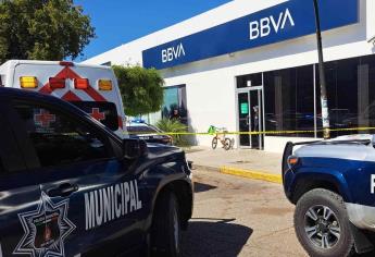 15 rehenes y dos mujeres embarazadas con crisis nerviosas tras intento de asalto a banco de Guasave