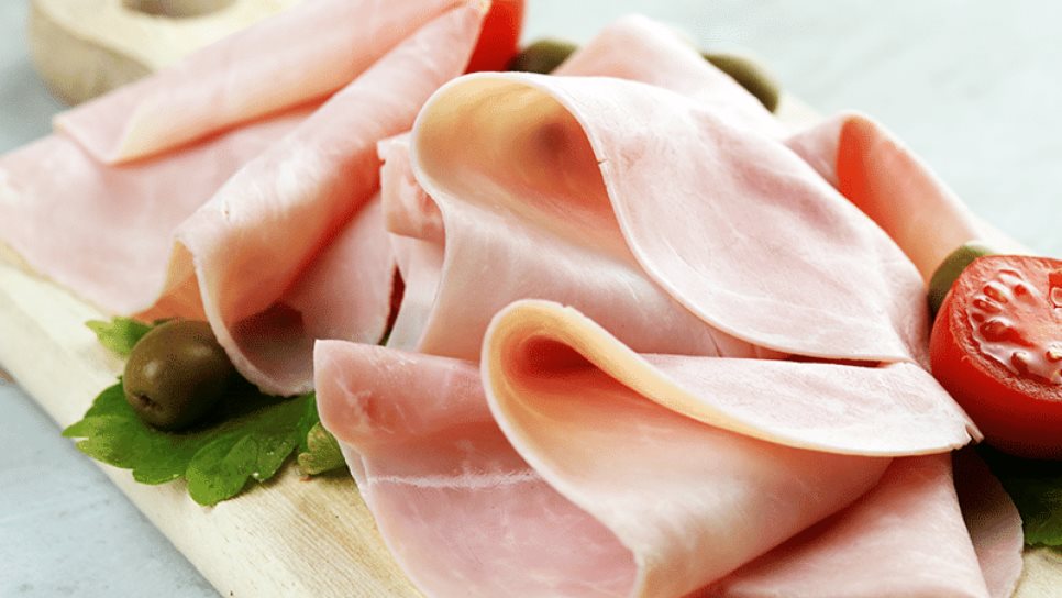 ¿El jamón de tu refri tiene baba? Esto debes hacer antes de comerlo