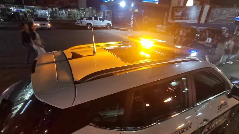 El herido llegó a la clínica en un auto particular. FOTO: Luz Noticias