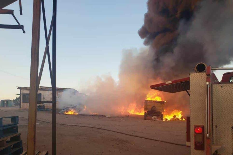Se incendian casas, un empaque agrícola y hasta una gasolinera en Charay, El Fuerte