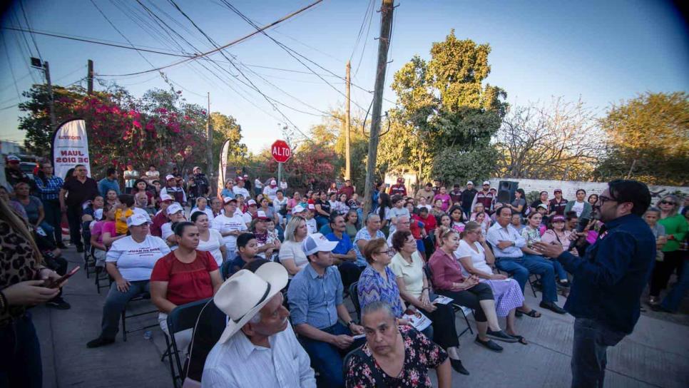 Gámez Mendívil se compromete a pavimentar calles en la colonia El Barrio, en Culiacán