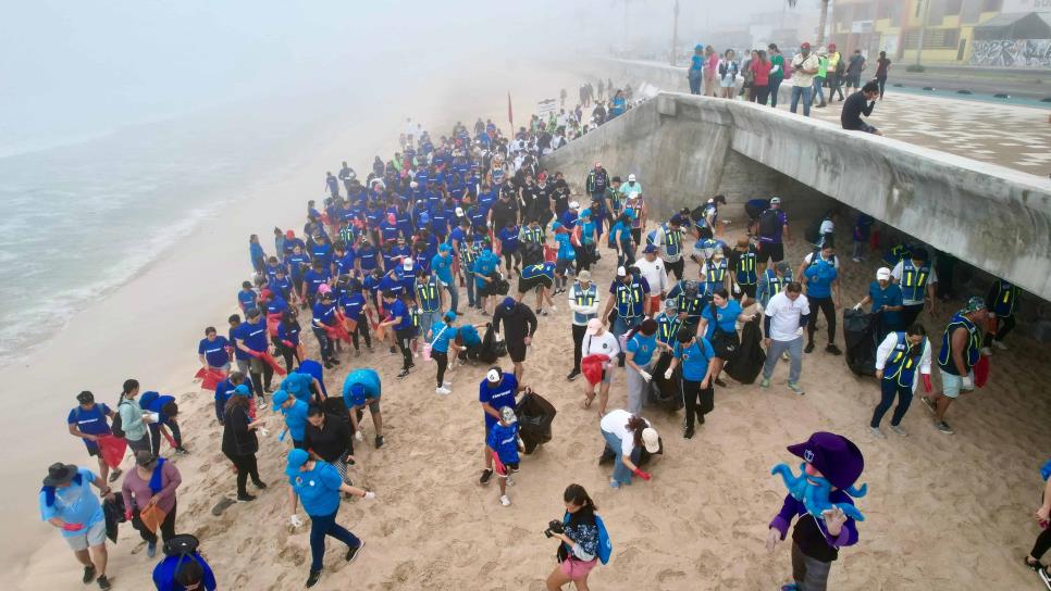 Celebran en Mazatlán el Día de la Madre Tierra con una playa más limpia