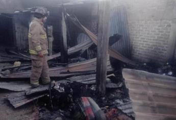 Familia de jornaleros pierde todo tras incendio en Guasave