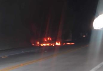 ¡Tome precauciones! Se reportan vehículos incendiados en la carretera Maxipista Mazatlán-Durango