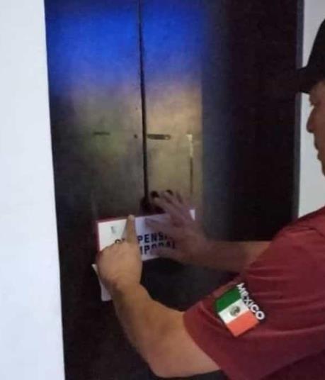 Clausuran elevador de hotel en Los Mochis tras quedar atrapadas 4 personas