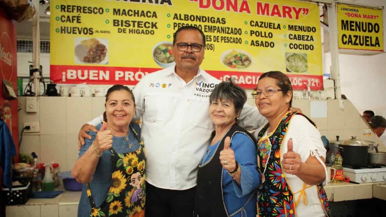 Mingo  Vázquez se compromete a mejorar mercados de Ahome 