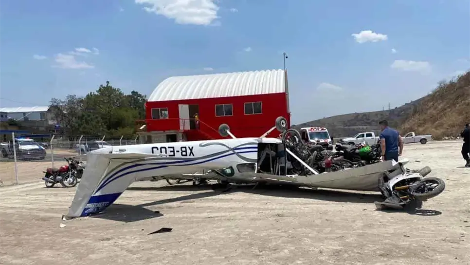 Cae avioneta en Atizapán, se reportan tres personas heridas